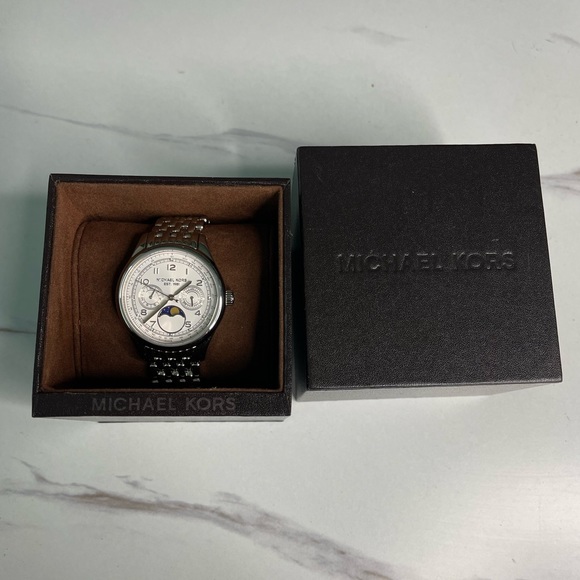 NEW Michael Kors Silver Amelia Watch MK6180 - Picture 5 of 9